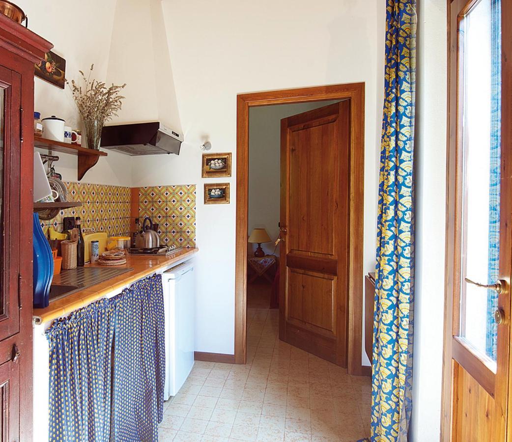 Podere La Piana Фивиццано Экстерьер фото